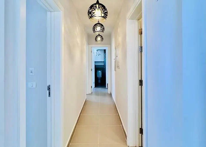Modern 3br Escape - Panoramic Lagoon & Sea Views *