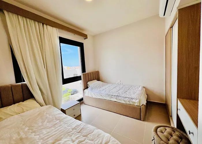 Modern 3br Escape - Panoramic Lagoon & Sea Views Appartement Hurghada