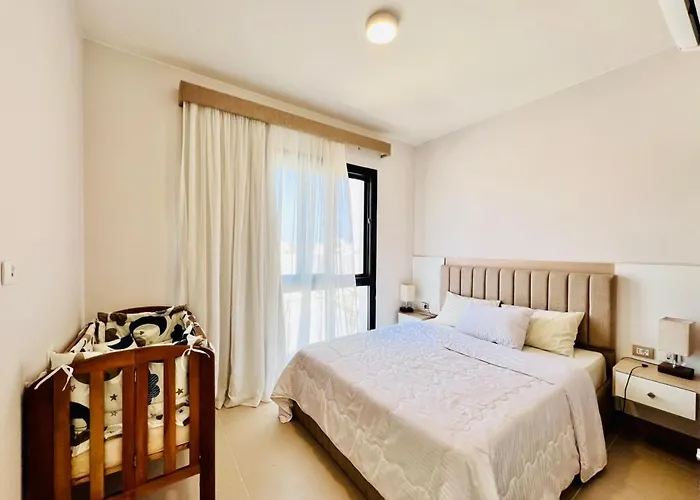 Modern 3br Escape - Panoramic Lagoon & Sea Views