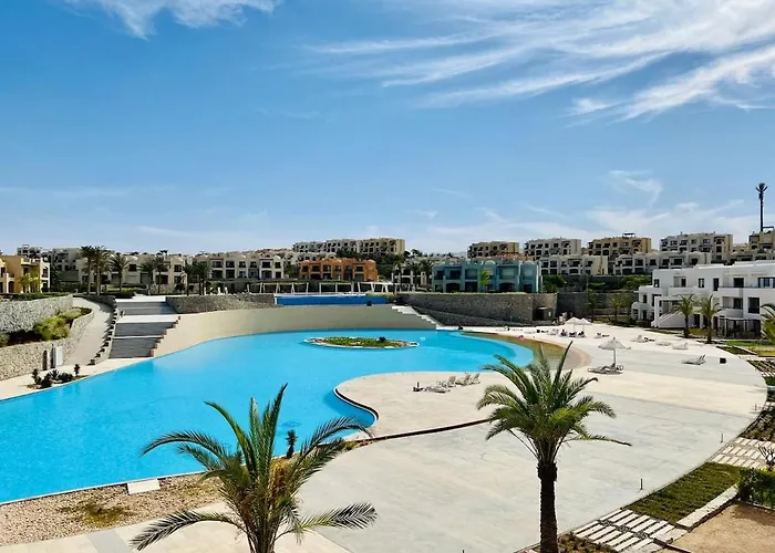Modern 3br Escape - Panoramic Lagoon & Sea Views * Hurghada