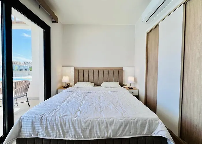 Modern 3br Escape - Panoramic Lagoon & Sea Views